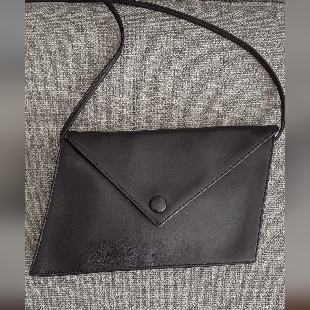Lower price!*Genuine leather Paris crossbody